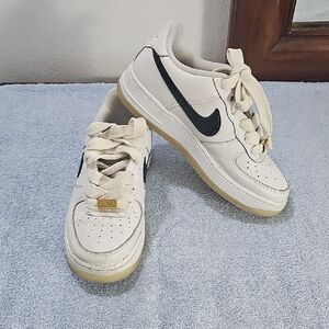 Nike Air Force 1 Bronx Origins Boys.  Size 5Y